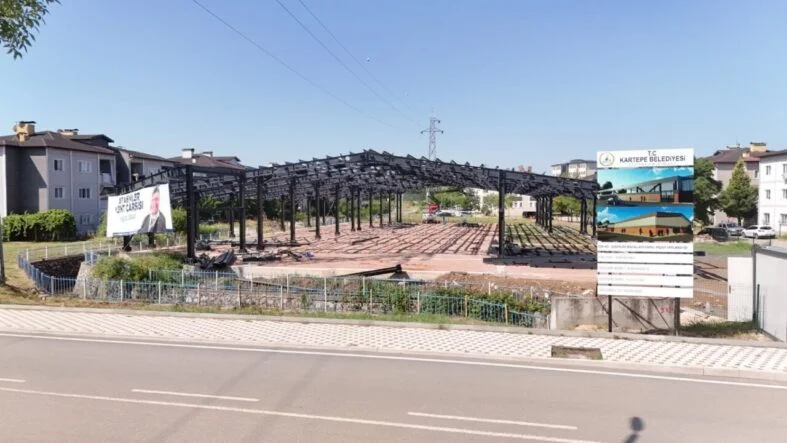 Ataevler Kent Çarşısı inşaatı sürüyor