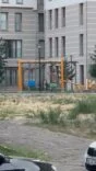 Çocuk parkında elinde bıçakla cinnet geçiren şahsı polisler ikna etti