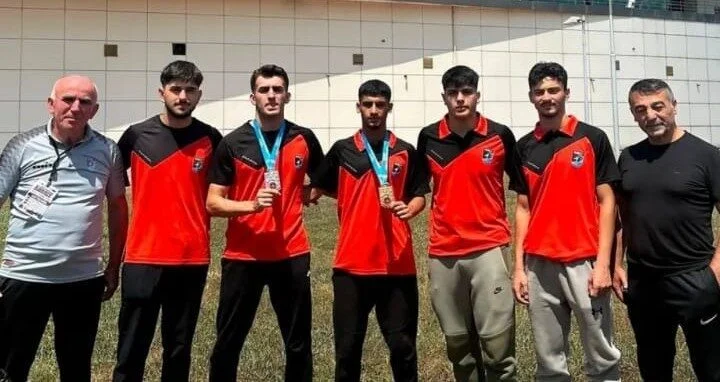 Darıcalı karateciler Samsun’dan 4 madalyayla döndü