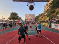 Gölcük’te potalar sokak basketbolu için kuruluyor