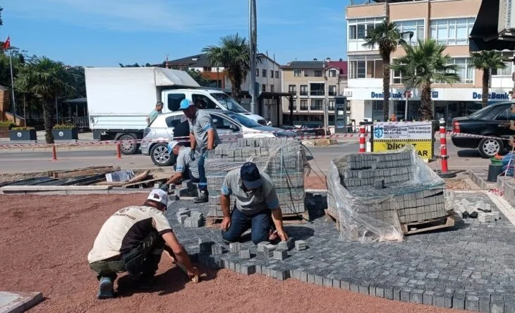 Kandıra’nın yeni meydanı şekilleniyor