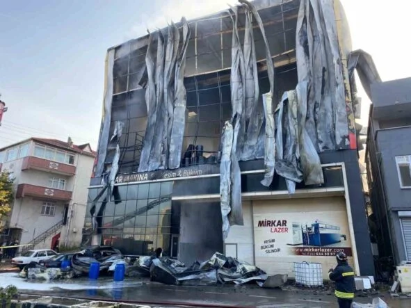 Kocaeli’de 7 kişinin öldüğü fabrika yangını davasında telefon şifreleri krizi