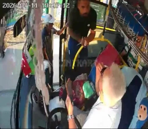 Kocaeli’de otobüs şoförünün zor anları kamerada: Böyle küfür ve tehdit etti