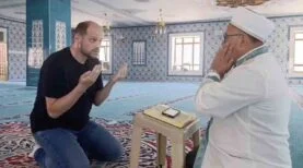 Türk bayraklı nişanın ardından Alman damat Müslüman oldu