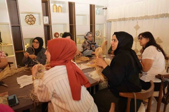Üreten kadınların yeni adresi "Ana Kafe"de ilk atölye heyecanı