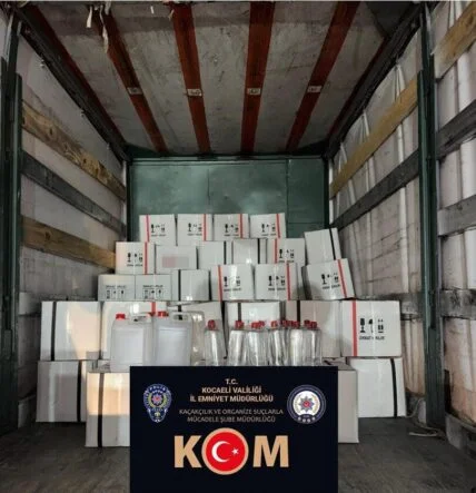 Kocaeli’de 2 bin 400 litre kaçak etil alkol ele geçirildi
