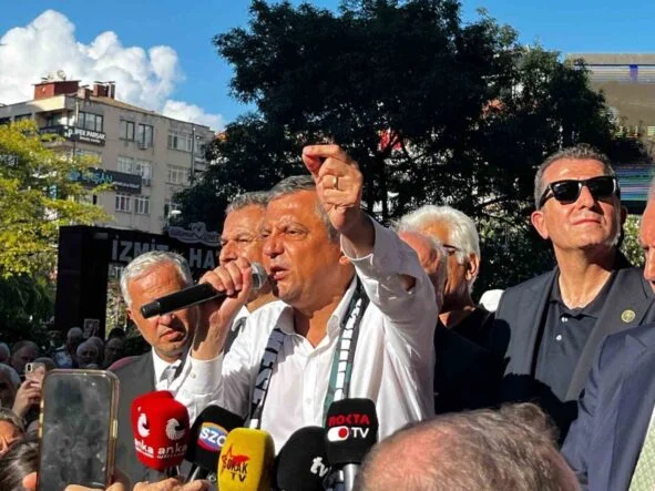 Özgür Özel: "Yeni Parti ev kadınlarının emeklilik umududur"