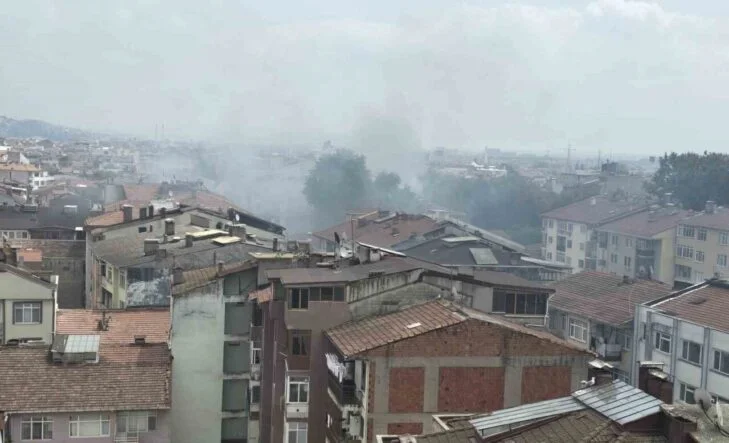 Tadilat sırasında atık malzemeler tutuştu
